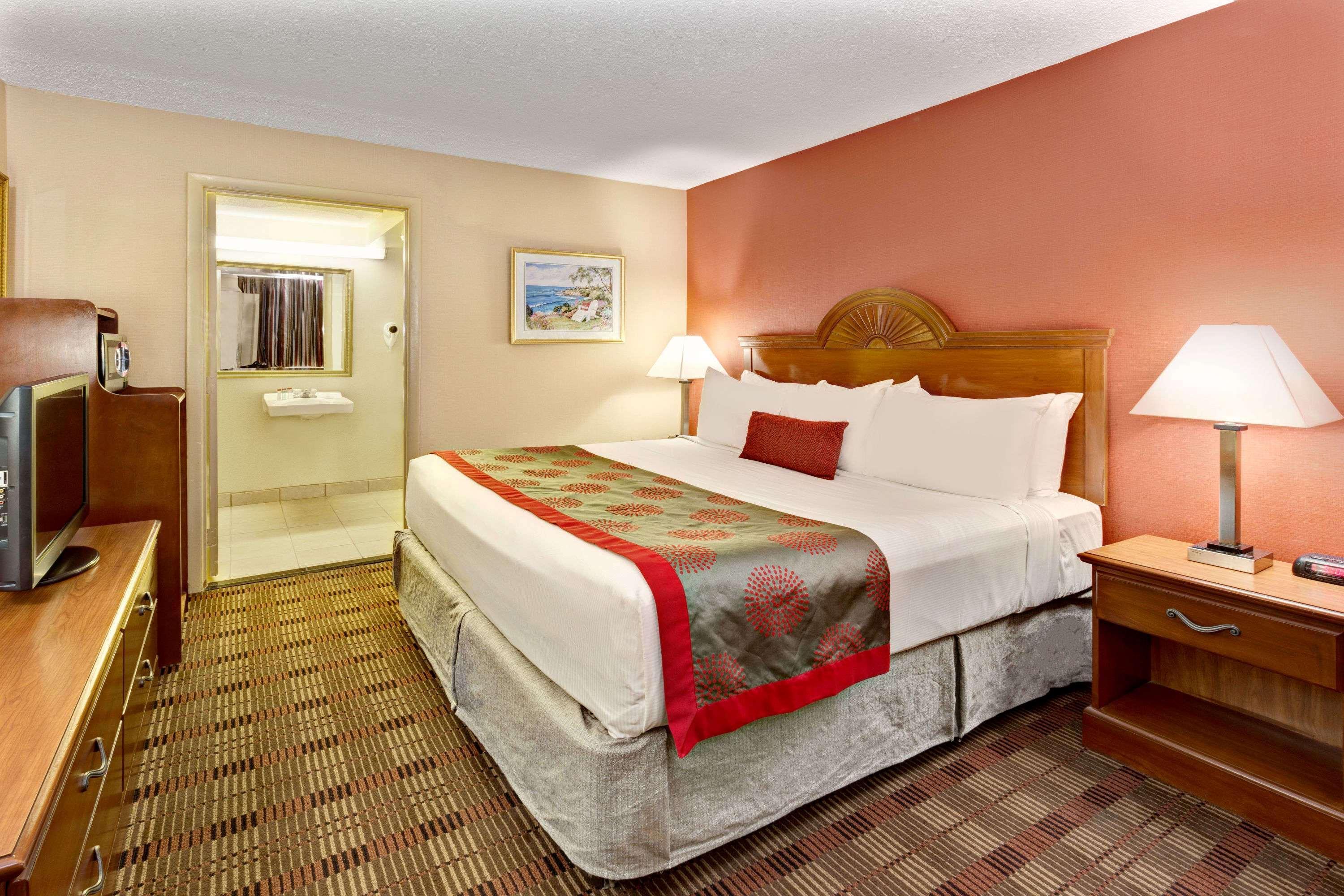 Ramada By Wyndham Baltimore West Eksteriør bilde