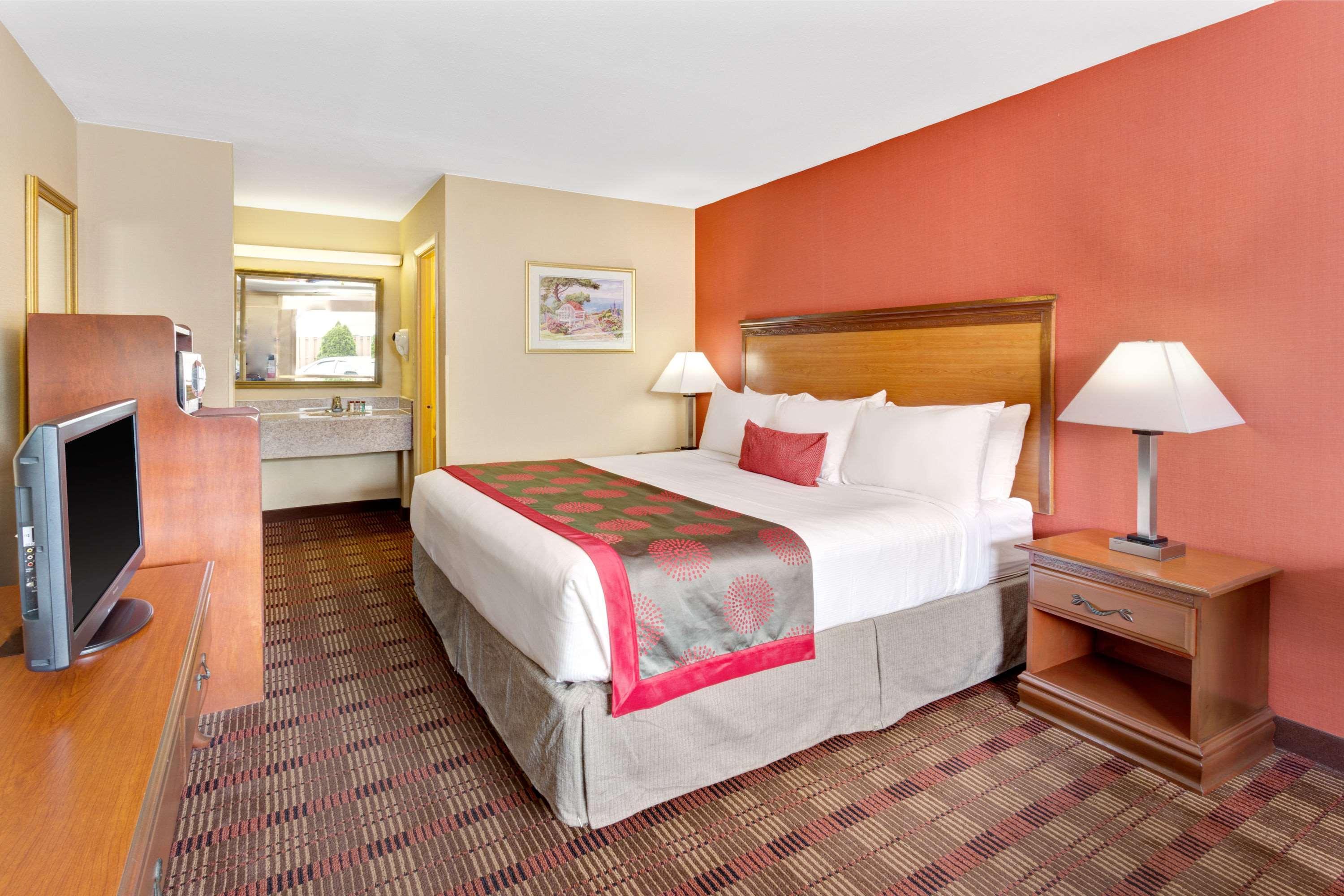 Ramada By Wyndham Baltimore West Eksteriør bilde