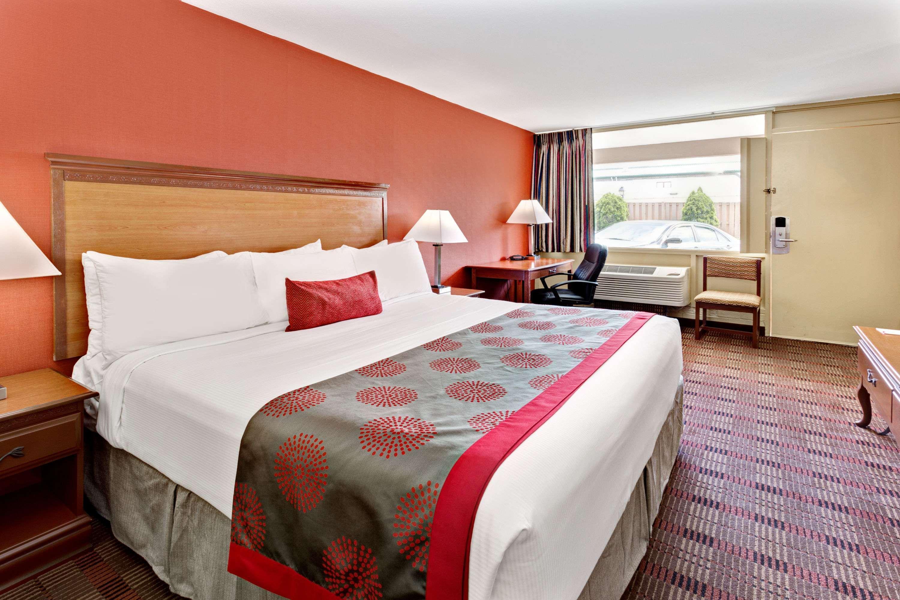 Ramada By Wyndham Baltimore West Eksteriør bilde