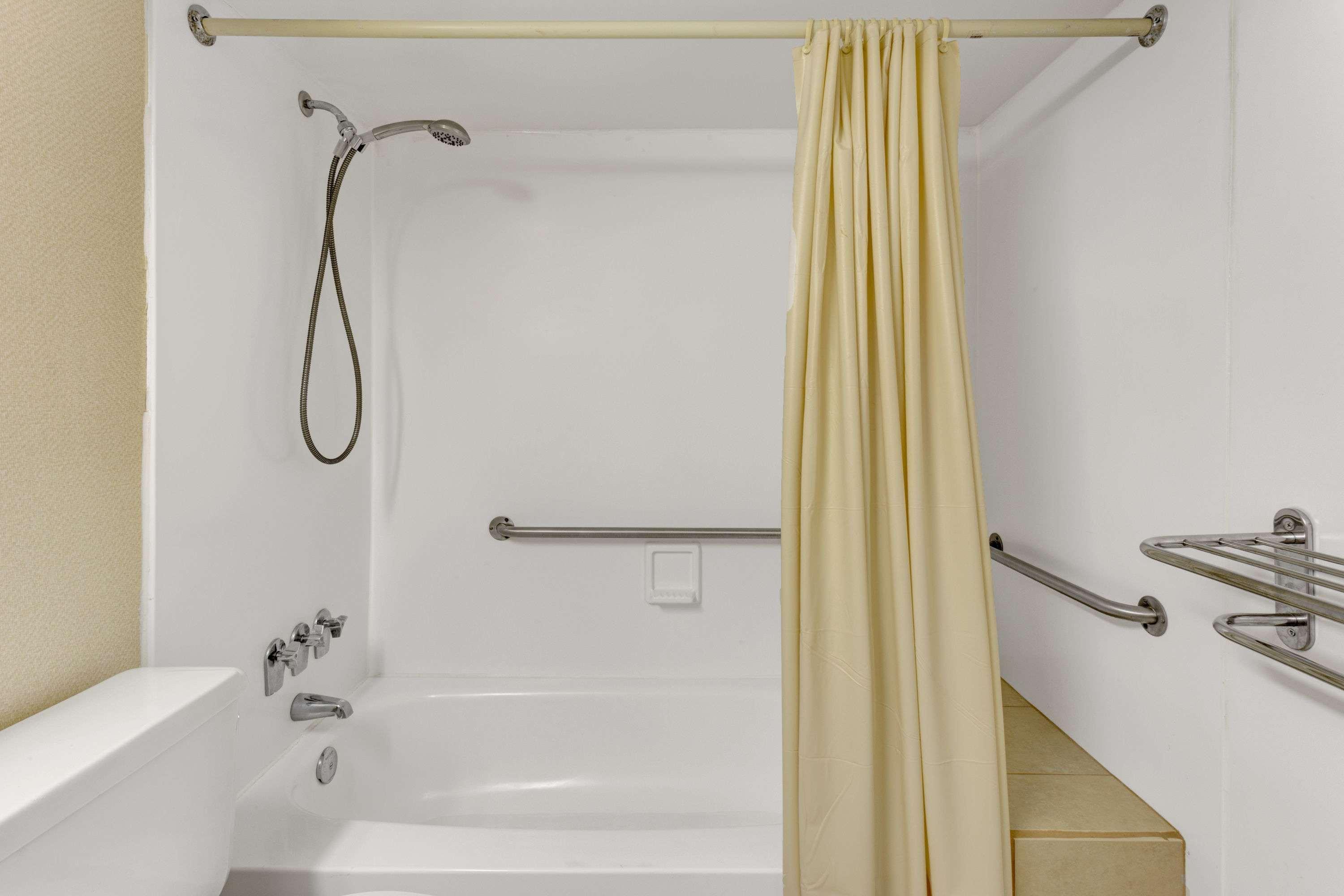 Ramada By Wyndham Baltimore West Eksteriør bilde