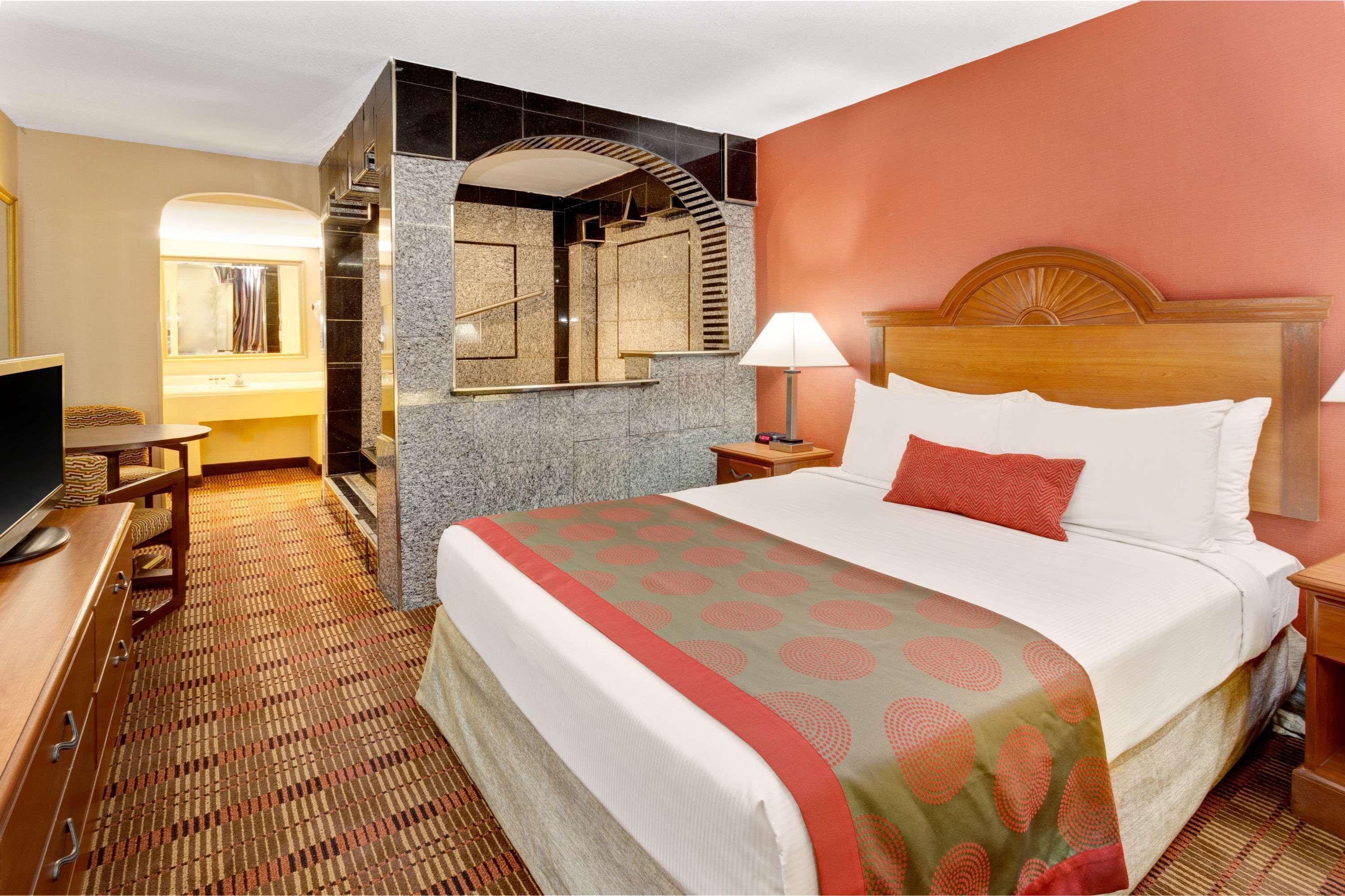 Ramada By Wyndham Baltimore West Eksteriør bilde